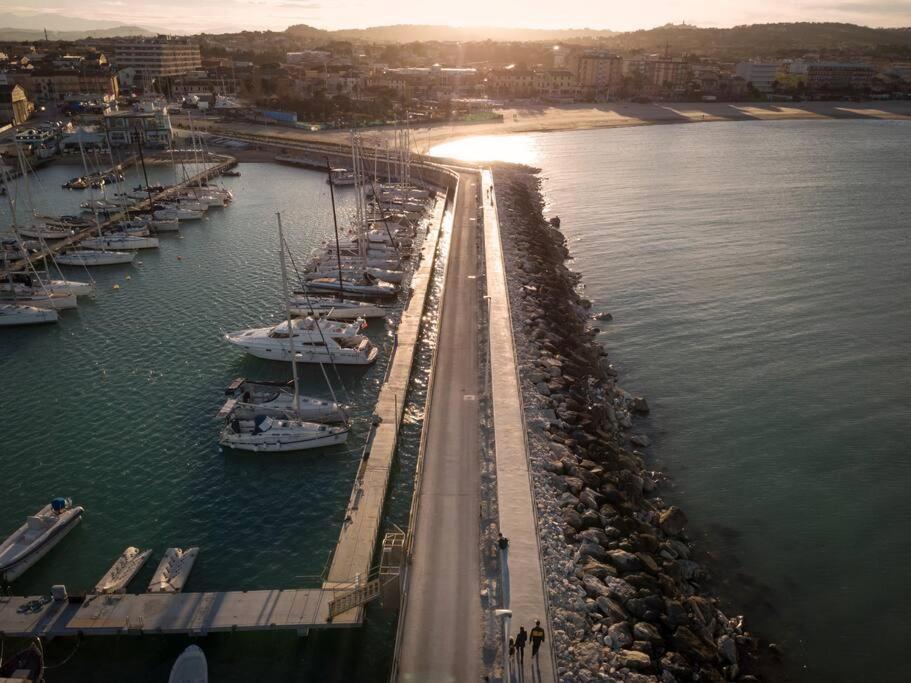 Retroscena Appartamento Mare In Centro Civitanova Marche Exteriör bild