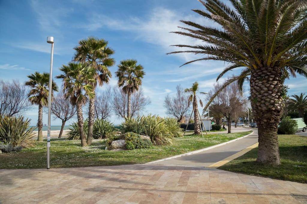 Retroscena Appartamento Mare In Centro Civitanova Marche Exteriör bild